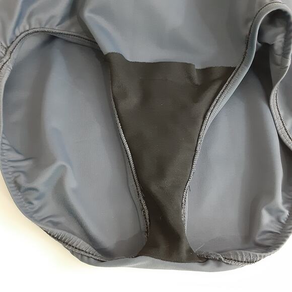 Magicsuit Steffi Behind Bars Black One Piece Swimsuit Womens S MiracleSuit - Picture 8 of 13